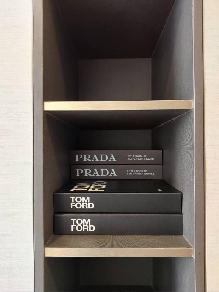 Millerz Square By Mykey Lejlighed Kuala Lumpur Eksteriør billede Tom Ford book